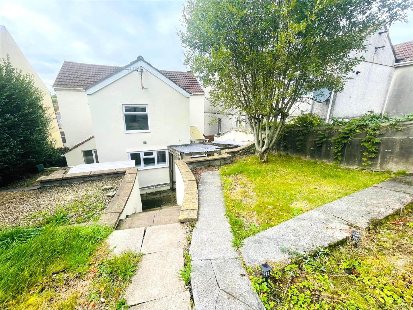 Sawel Terrace, Pontarddulais, Swansea, SA4 0UY
